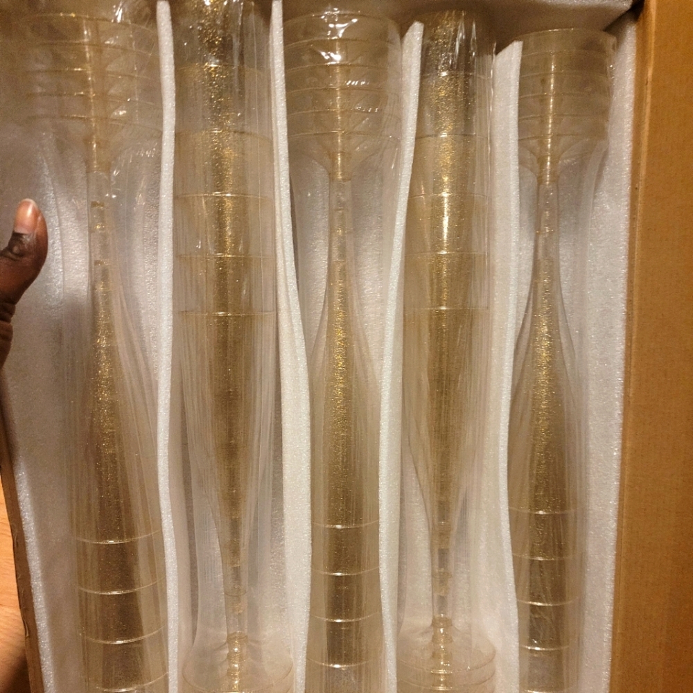 Disposable champagne flutes